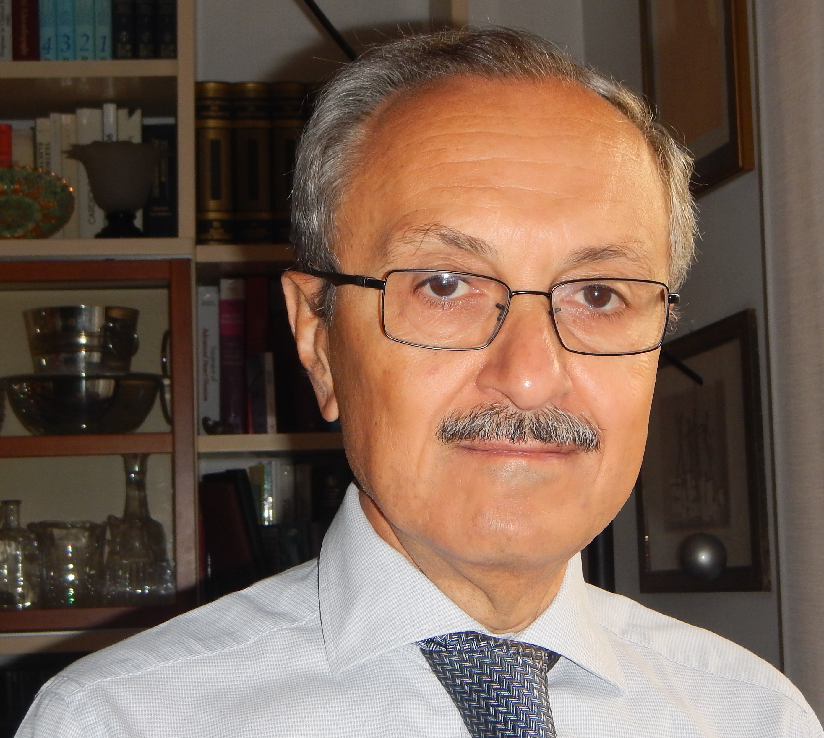Dott. Giuseppe Cacciatore